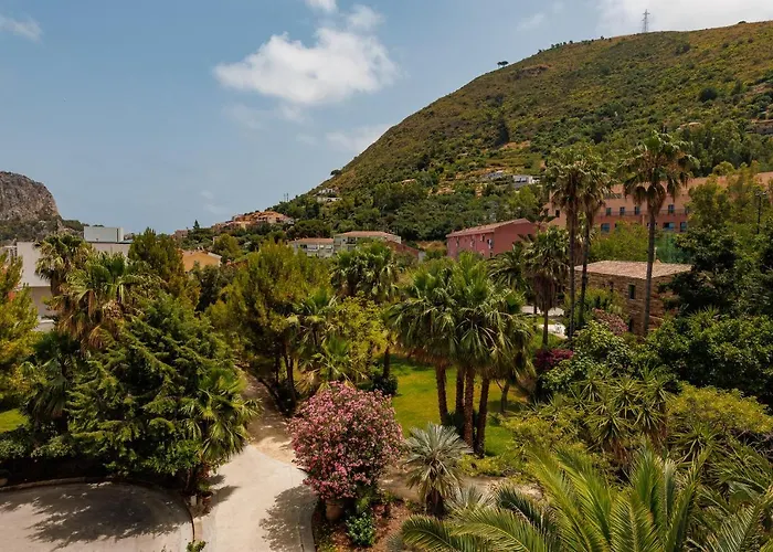 Hotell Alberi Del Paradiso 4*