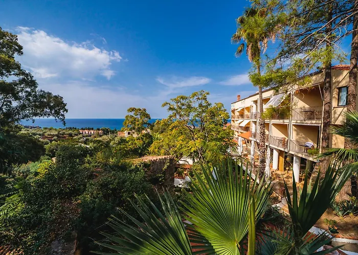 Hotell Alberi Del Paradiso 4*